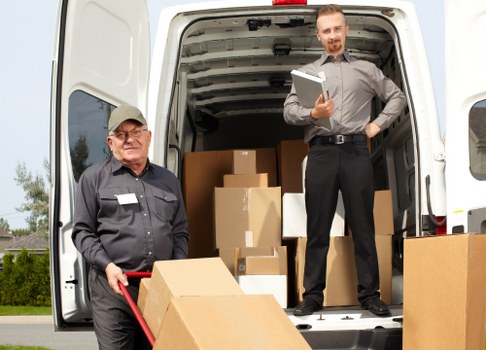 Upper-floor flat moving support in Chiswick with stairs and tight access