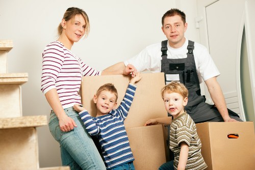 Packing and transport support for student belongings in Chiswick