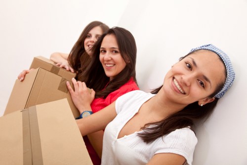 Preparation checklist and packing for a move in Chiswick